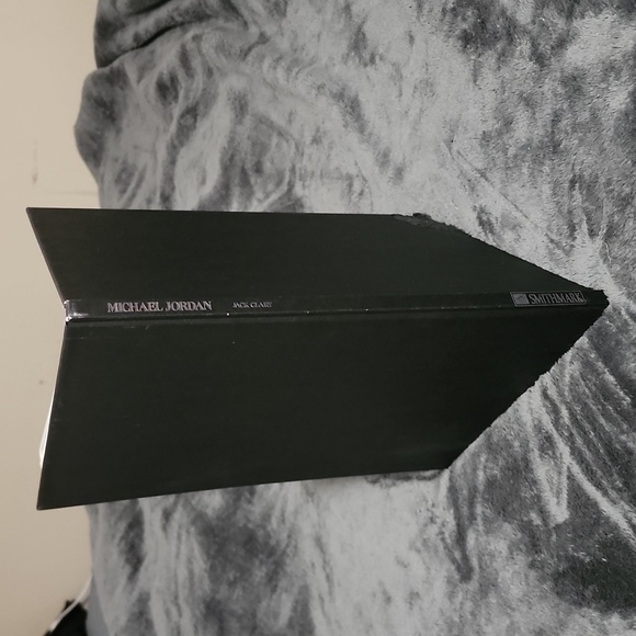 Autographed Micheal Jordan  by Jack clary - Picture 2 of 8